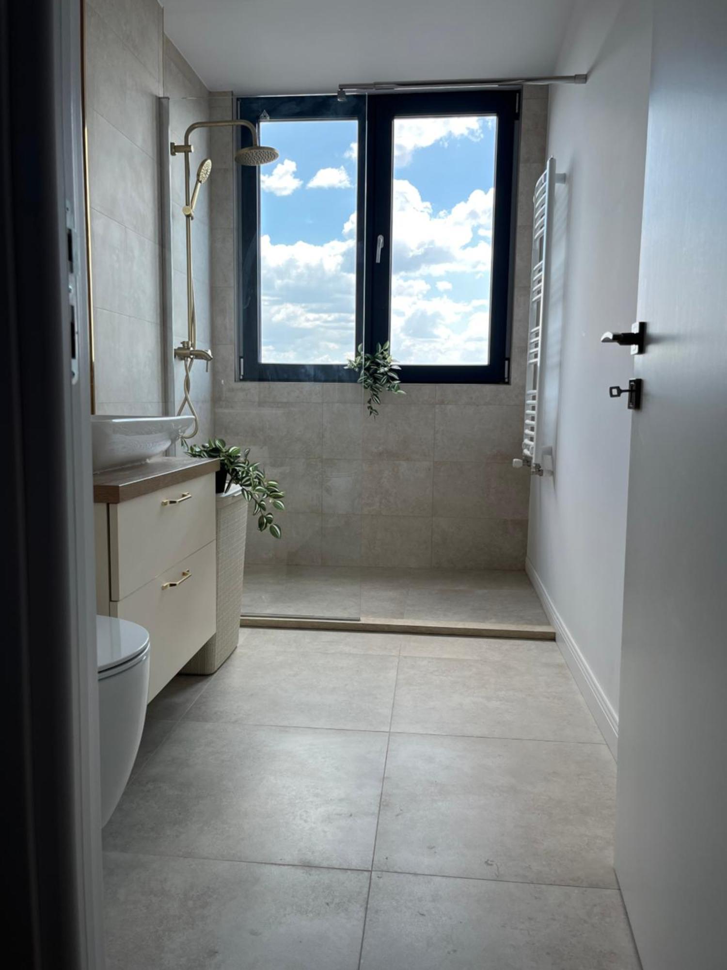 Apartament Nou Neo Tower Σουκεάβα Εξωτερικό φωτογραφία